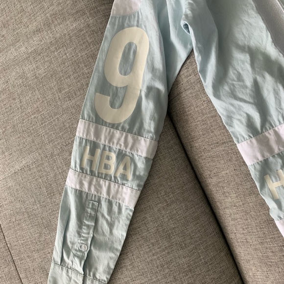 HBA button down - Picture 5 of 6